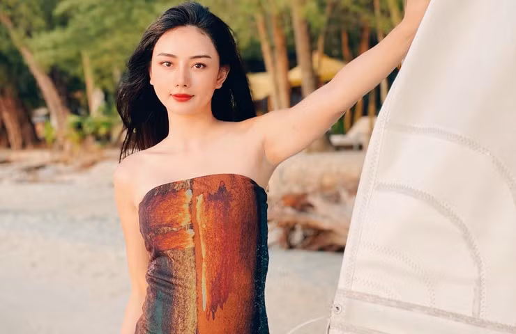 12 nam thay doi guong mat, lay chong ty phu Thai Lan gio ra sao?