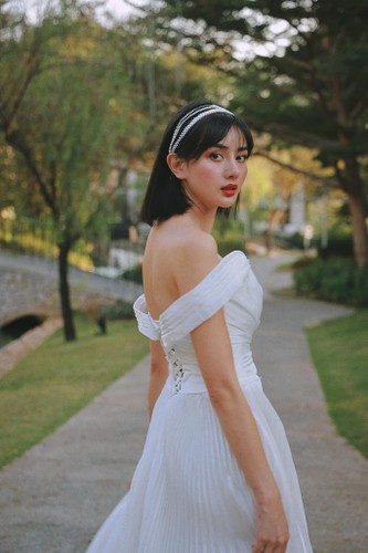 Giàu có, được chồng chiều... hiện tượng phẫu thuật thẩm mỹ - Angela Chu còn khiến nhiều người ngưỡng mộ khi sở hữu nhan sắc không trang điểm cực đỉnh.