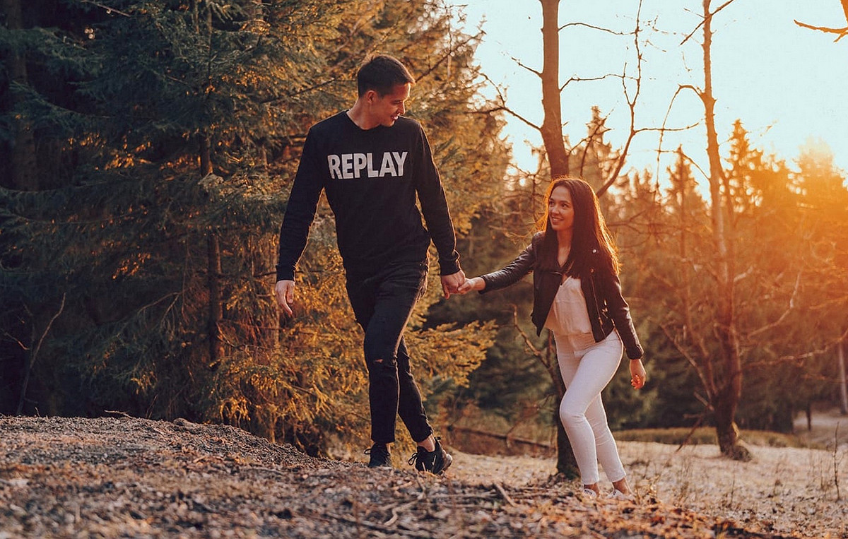 Filip Nguyễn từng chia sẻ, chỉ sau ánh nhìn đầu tiên, trái tim chàng thủ môn điển trai đã loạn nhịp trước cô nàng xinh xắn.