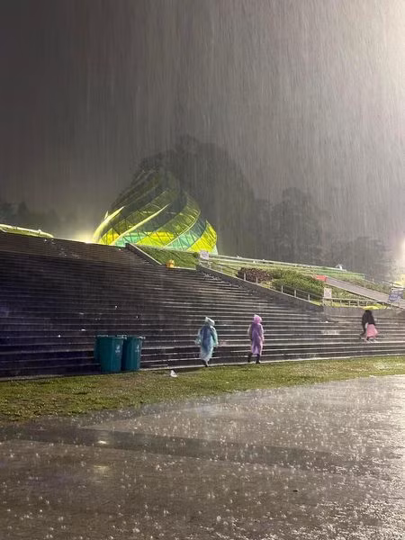 Mới đây, nhiều netizen đã khoe những hình ảnh trong chuyến du lịch Đà Lạt của mình, nhưng ảnh check-in lại "lạ" lắm đúng dịp nghỉ lễ Quốc khánh 2/9.