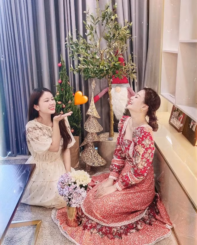 Hot girl TikTok - Anan Nguyễn là "con dâu hào môn" của một tập đoàn bất động sản có quy mô "khủng" thuộc hàng top Việt Nam.