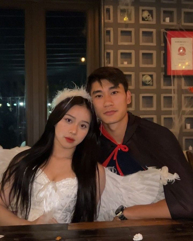 Cụ thể, Đồng Thị Hoa Mỹ đã ẩn hết video quay chung cùng với Nhâm Mạnh Dũng, xóa ảnh chụp chung trên trang cá nhân.