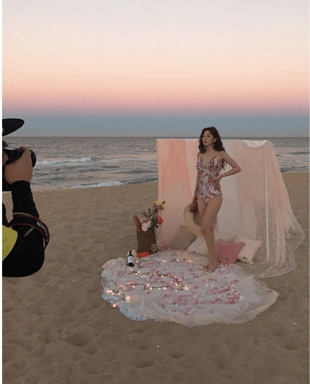 Phong cách Rock Cha Eun theo đuổi khá đa dạng, từ ngây thơ... cho tới trưởng thành quyến rũ.