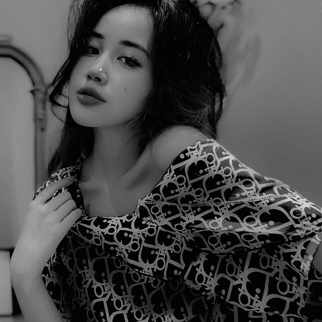 Dù nổi tiếng trên mạng xã hội với lượt theo dõi "khủng" nhưng Gia Thùy chưa có ý định làm mẫu ảnh chuyên nghiệp hay KOL như các cô nàng xinh đẹp khác.