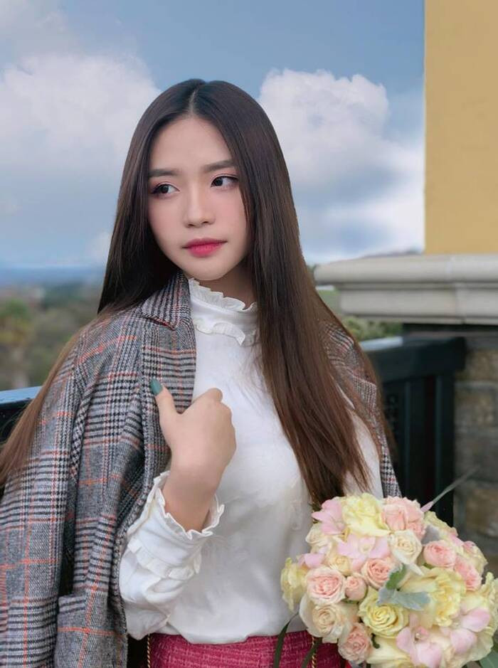 Mai Diz từng chia sẻ rằng cảm thấy bản thân vô cùng may mắn khi luôn có sự đồng hành của bạn trai ở bên, giúp đỡ hỗ trợ cô từ việc đi học, tư vấn xe cộ đến mua sắm làm đẹp,...