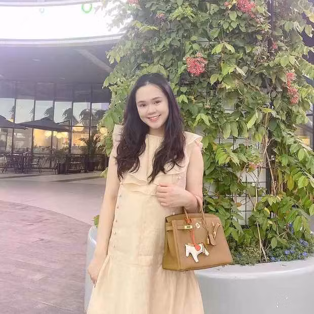 Kể từ khi thông báo mang thai, thỉnh thoảng Quỳnh Anh mới chia sẻ hình ảnh về bản thân.