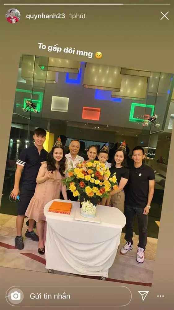 Dù ngoại hình bị tăng cân nhiều khi bầu bí nhưng với mẹ bỉm tương tai, việc quý tử đầu lòng chào đời khỏe mạnh mới là điều quan trọng nhất.