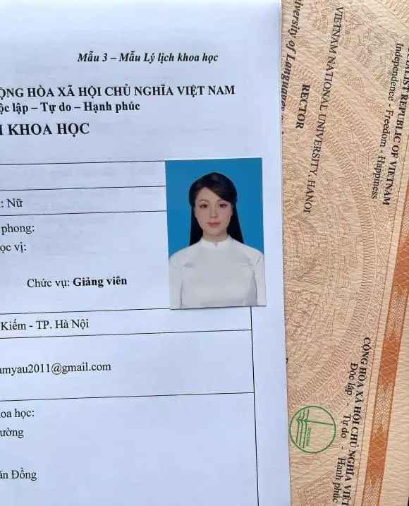 Mới đây trên trang cá nhân, Âu Hà My đã cập nhật hình ảnh mới. Cô tiết lộ vừa hoàn thành xong việc học thạc sĩ và đang làm hồ sơ để thi Tiến sĩ.