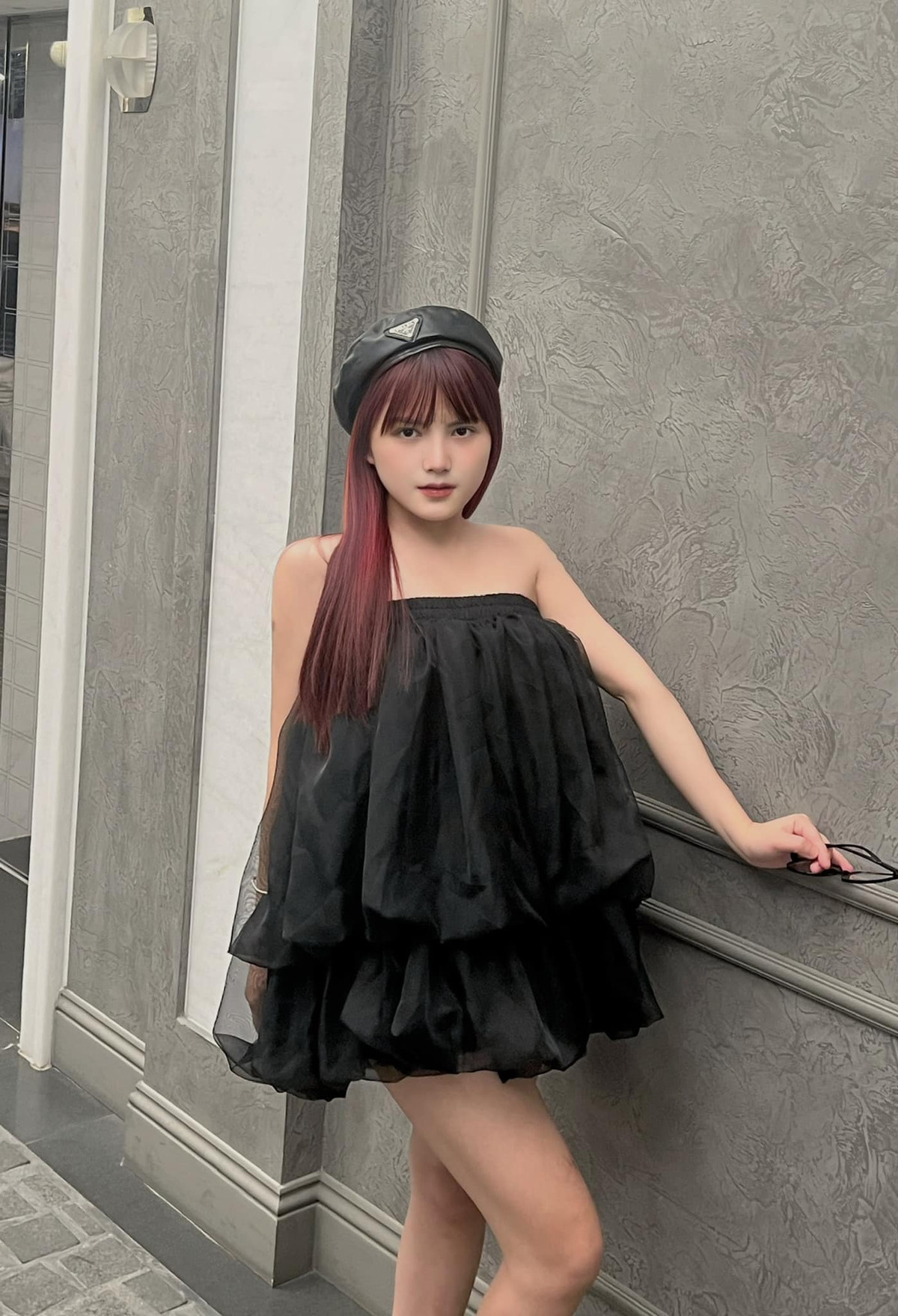 Anh Thơ tâm sự: Những ngày đầu mới xuống trường, thương bố mẹ vất vả, em cố gắng tập trung học tập. Lịch học rất áp lực, sáng học văn hóa, chiều học chuyên môn, lớp Thơ ban đầu có hơn 30 người nhưng ra trường chỉ được hơn 10 người. Sang lớp 11, cô gái quen dần với lịch học, bắt đầu đi hát để đỡ gánh nặng kinh tế cho gia đình…