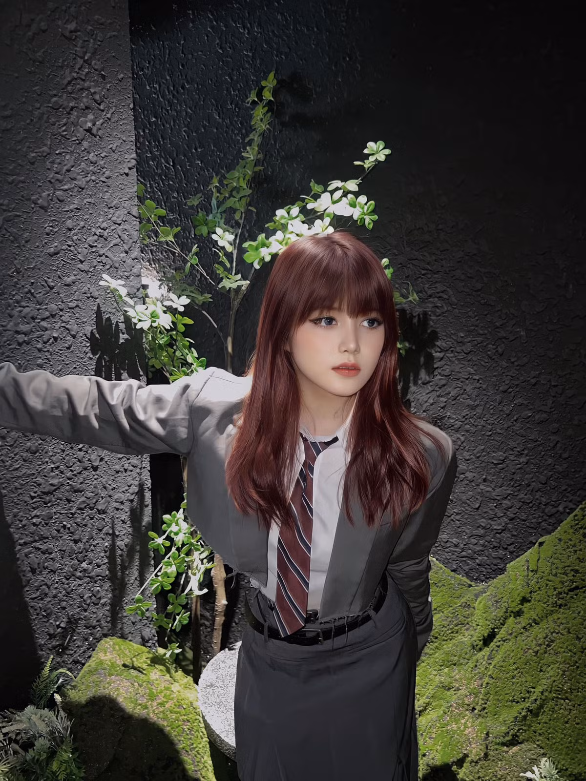 Tại đêm thi cuối Sao Mai 2022 Khu vực miền Nam, với ca khúc “Ở rừng nhớ anh” của nhạc sĩ An Thuyên, Anh Thơ là thí sinh có điểm cao nhất của phong cách nhạc Thính phòng.