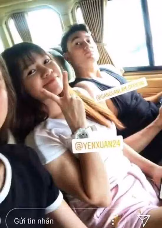 Yến Xuân là cô bạn gái đảm đang, tinh tế, luôn tôn trọng sự nghiệp của bạn trai. Văn Lâm là chàng trai tâm lý, yêu chiều bạn gái hết mực.