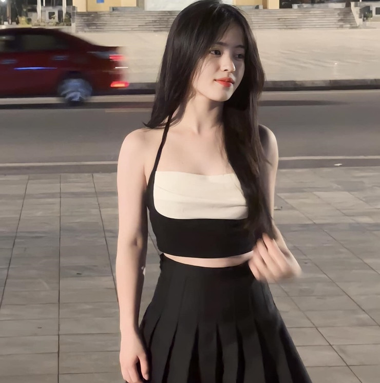 Vàng Thị Sinh chia sẻ cô cảm thấy rất vui khi bộ ảnh của mình được nhiều người yêu mến và quan tâm đến vậy.