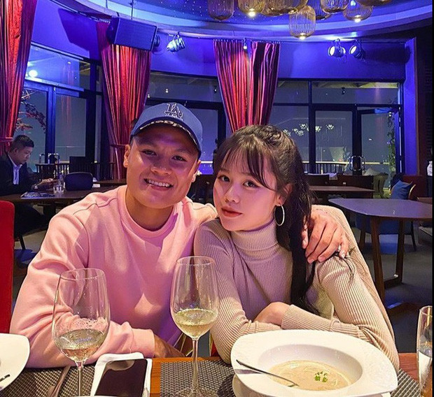 Huỳnh Anh đính kèm "caption" cười đầy ẩn ý: "Hehehe"