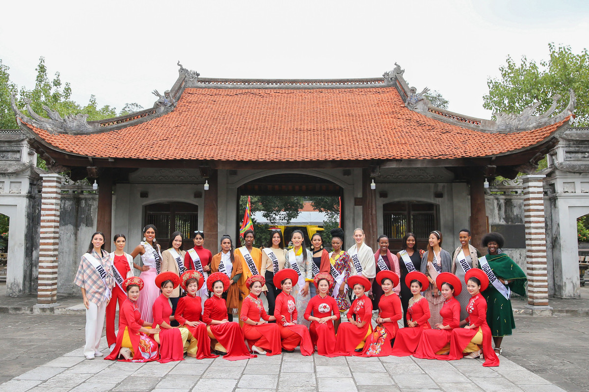 Dàn Hoa hậu Du lịch thế giới khoe sắc festival hoa Mê Linh - Hình 2 Dan Hoa hau Du lich the gioi khoe sac festival hoa Me Linh-Hinh-2