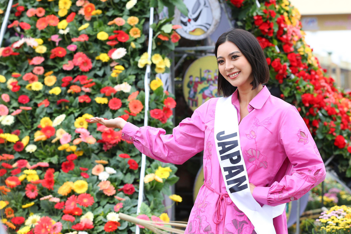 Dàn Hoa hậu Du lịch thế giới khoe sắc festival hoa Mê Linh - Hình 5 Dan Hoa hau Du lich the gioi khoe sac festival hoa Me Linh-Hinh-5