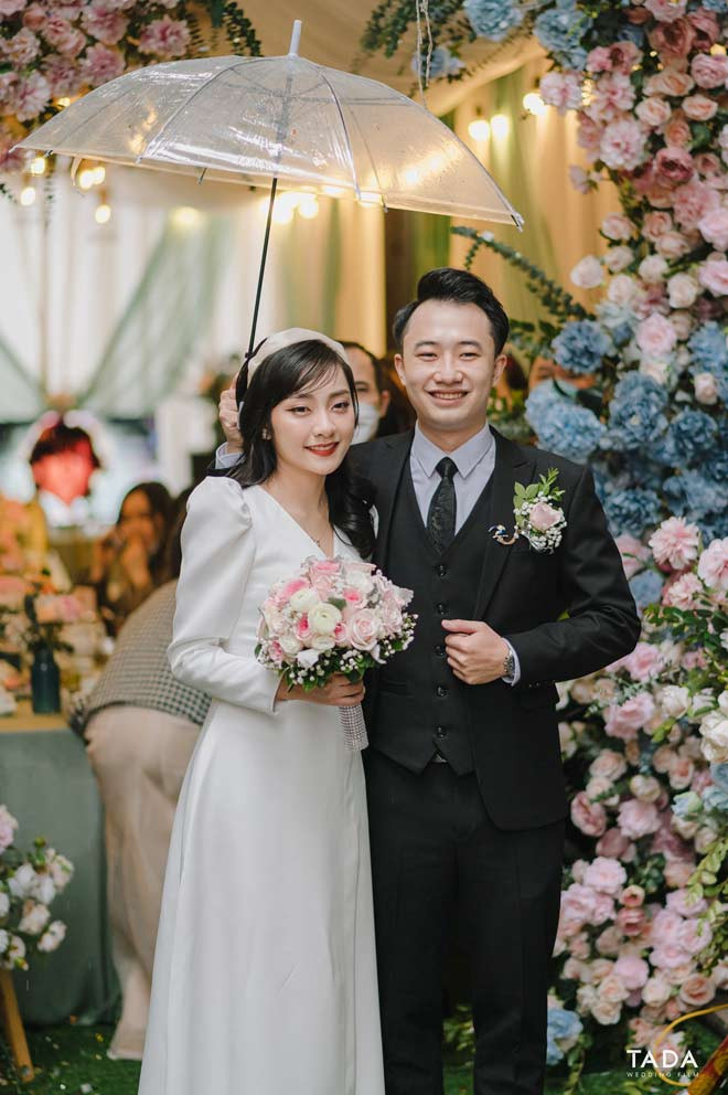 Trong 5 năm theo đuổi nghề giáo, Minh Phương giành được nhiều thành tích ấn tượng như: Phụ trách chi xuất sắc năm học 2019-2020, đoàn viên tiêu biểu năm học 2021-2022 và giáo viên dạy giỏi cấp trường và cấp quận năm 2022-2023…