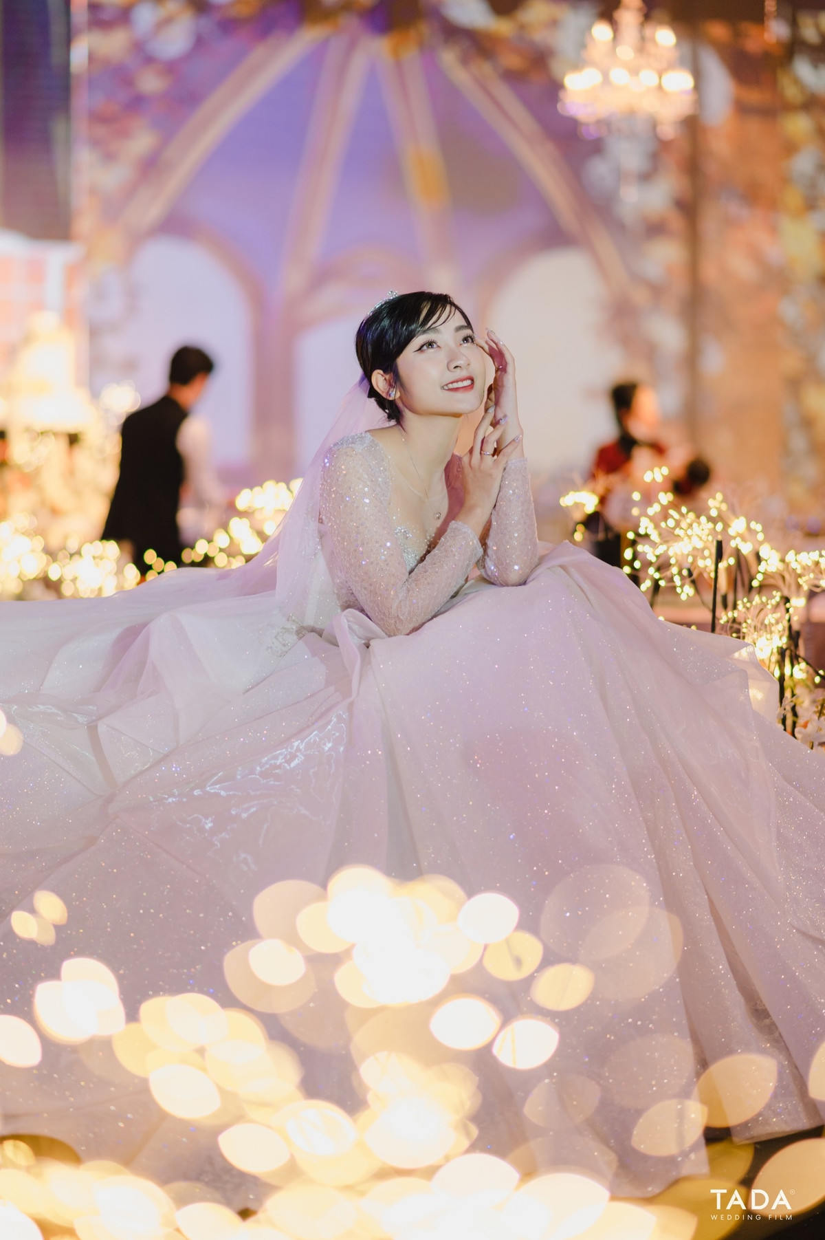 Nghề giáo luôn được xem là nghề cao quý nhưng không kém phần vất vả. Với Minh Phương, mọi vất vả của nghề là hoàn toàn xứng đáng khi được phụ huynh ghi nhận, học trò quý mến.