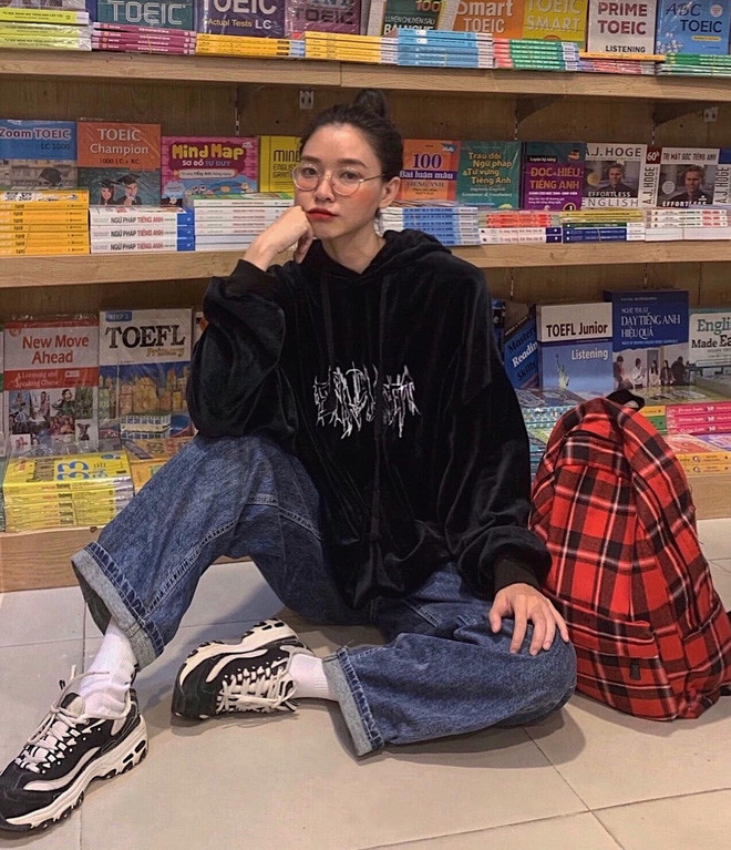 Bình thường, khi chọn đồ si, Minh Tâm sẽ đến tận nơi để dễ dàng kiểm tra chất lượng vải, độ mới và phát hiện ra lỗi.