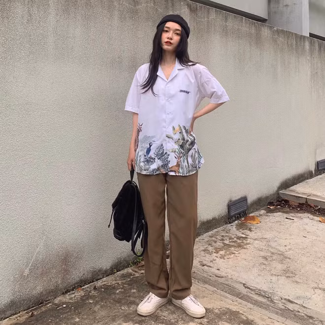 Chỉ sở hữu những set đồ hốt về từ chợ quần áo si đa nhưng với sự thông minh trong việc mix&amp;match Minh Tâm khiến những bộ trang phục diện lên người trở nên có giá hơn giá trị thực.