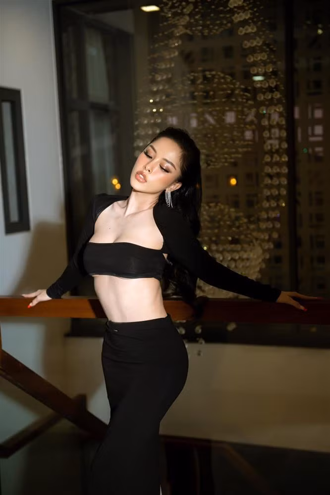 Trước đó, Trang Pilla từng đạt giải "Ngôi sao tài năng" trong cuộc thi ''Ngôi Sao Thời Trang'', Á khôi 3 của cuộc thi "Duyên Dáng Doanh Nhân" và đồng thời là người mẫu cho nhiều tạp chí ảnh.