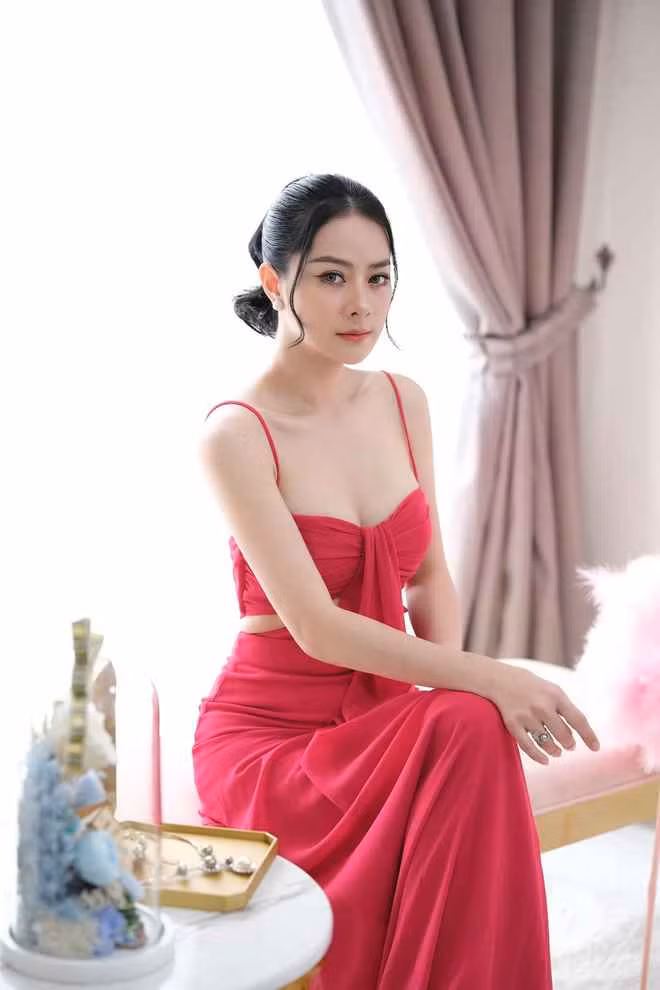 Tại SEA Games 32, nhiệm vụ của Leang Theara là hỗ trợ các đội thi đấu và cùng ban tổ chức SEA Games trao huy chương cho những VĐV có thành tích tốt nhất.