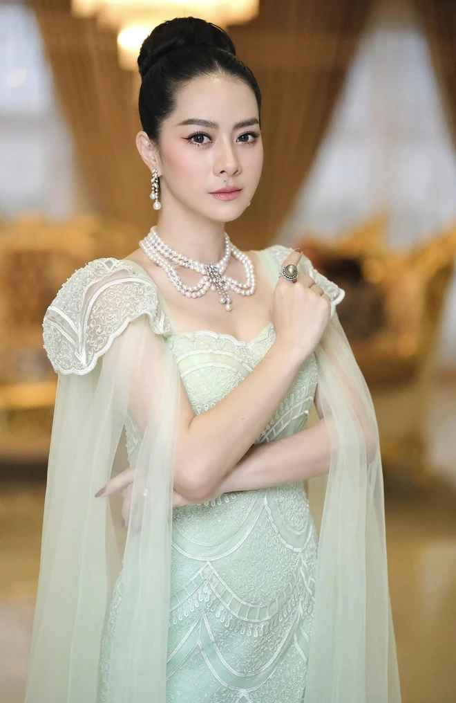 Theo chia sẻ của nữ doanh nhân, cô và chồng có 2 năm yêu nhau và 11 năm kết hôn.