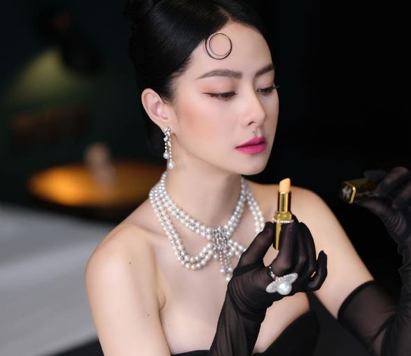 Trên trang cá nhân, Leang Theara cũng thường xuyên cập nhật hình ảnh của mình khi tham gia hỗ trợ tại SEA Games.