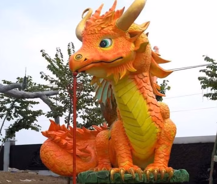 Không phải là những chú rồng với thiết kế hoành tráng, uy nghiêm, rồng Bắc Giang lại có nét dễ thương, gần gũi.