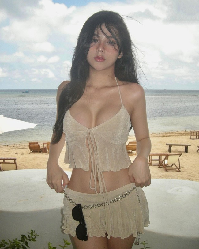 Năm 2020, hình ảnh đời thường của hot girl Sài thành được chia sẻ rộng rãi mạng xã hội với nhiều lời khen ngợi về nhan sắc.