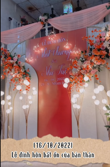 Đám cưới là một trong những ngày trọng đại nhất trong cuộc đời của mỗi người. Thế nhưng đúng trong ngày này, cô dâu dưới đây lại phải đối mặt với một nỗi buồn to lớn. Bởi ngày vui mà trời lại mưa lớn, nước dâng cao đến mức ngập cả rạp.