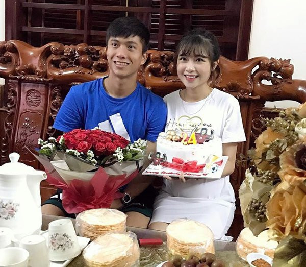 Ngoài ra Văn Đức - Nhật Linh còn kinh doanh khách sạn 5 tầng ở TX. Cửa Lò (Nghệ An) và mới một quán ăn cách đây không lâu. Vì vậy mà nhiều người cũng cho rằng với cơ ngơi này thì số dư tài khoản của nàng WAGs như vậy không có gì lạ.