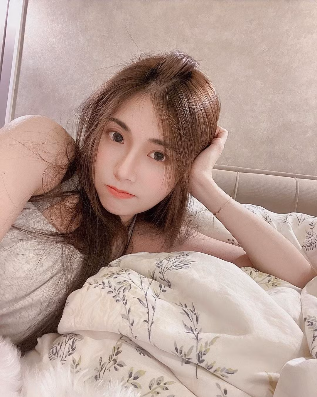 Từng rất nổi tiếng trên MXH nhưng khoảng 4 tháng trước tài khoản cũ của Vivian bị xóa do nghi ngờ có nội dung không phù hợp.