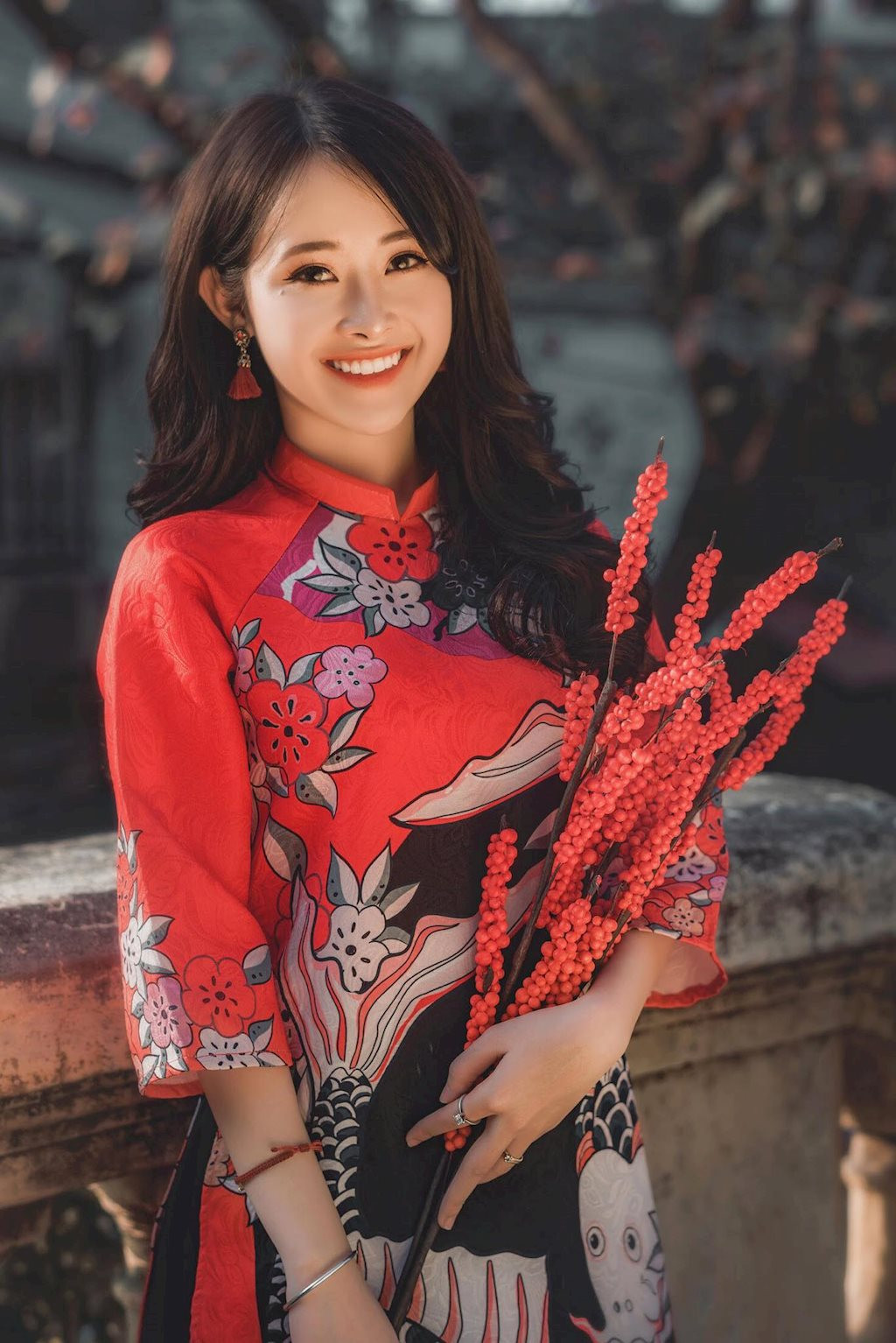 Hằng Kún tên thật là Phạm Thu Hằng. Cô nàng sinh năm 1998 hiện đang học tại trường Cao đẳng Nghệ thuật Hà Nội.