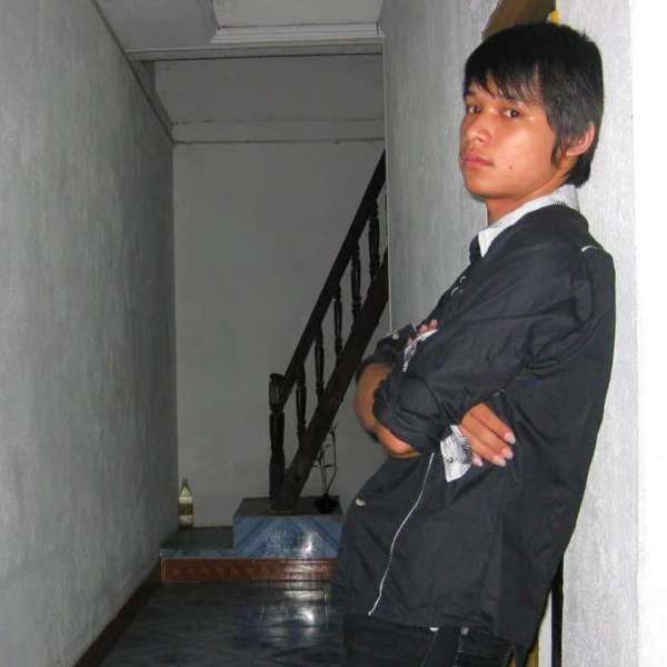 Dù hình có "ngố tàu" đến thế nào thì vẫn vui, vẫn đáng trân trọng vì nhờ có bản thân tại thời điểm đó mà phiên bản ở thời điểm hiện tại mới tốt hơn.