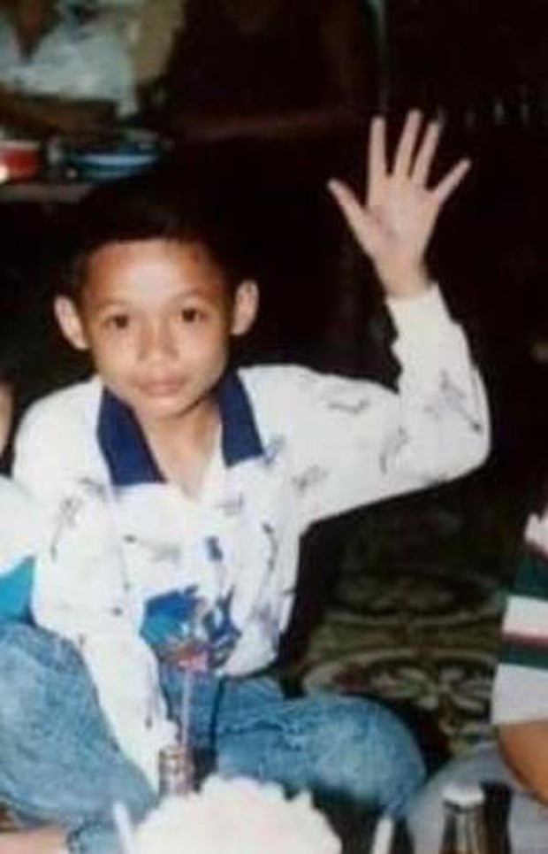 Với tính cách hài hước của mình, Độ Mixi không chỉ đăng tải những bức ảnh kỷ niệm hài hước khi còn trẻ, mà anh còn thường xuyên tạo ra những nội dung vui nhộn, giải trí cho người xem trên stream.