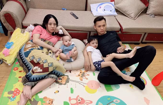 Hai cậu con trai kháu khỉnh của nam streamer cũng nhận được nhiều tình yêu thương không thua kém gì ông bố streamer tên tuổi.