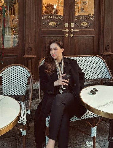 Sau khi kết hôn, Phanh Lee lựa chọn chăm sóc cho gia đình nhỏ và vắng bóng trên màn ảnh.