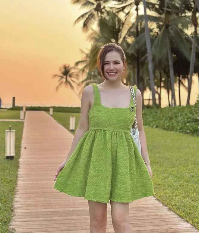 Dù đã trải qua 2 lần sinh nở nhưng mẹ bỉm Phanh Lee ngày càng nhuận sắc.