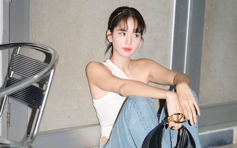 Cũng chính nhờ làn da khỏe khoắn, Bow Maylada được nhiều netizen toàn châu Á vào "xin vía" và ấn nút theo dõi trang cá nhân.