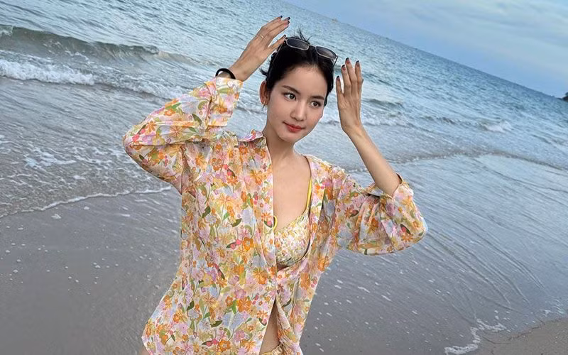 Cận cảnh vẻ đẹp ngọt ngào và tươi mới, dù không trang điểm và để mặt mộc 100% nhưng Bow vẫn thách thức mọi ánh nhìn.