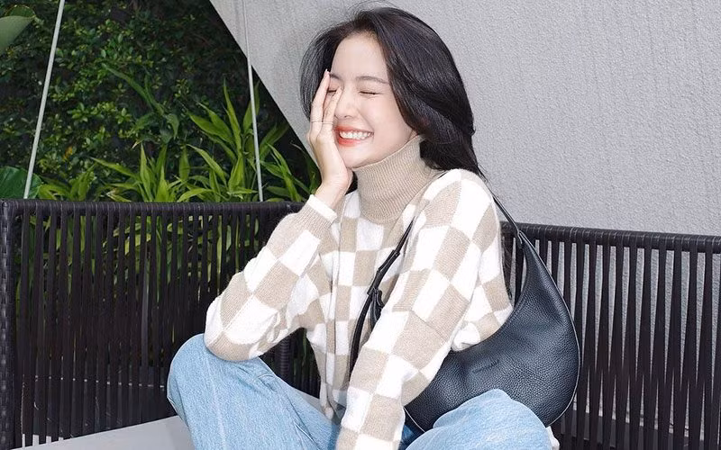 Bow Maylada có vẻ đẹp ngọt ngào, làn da trắng mịn màng như những dòng sữa tươi mát không chút tì vết.