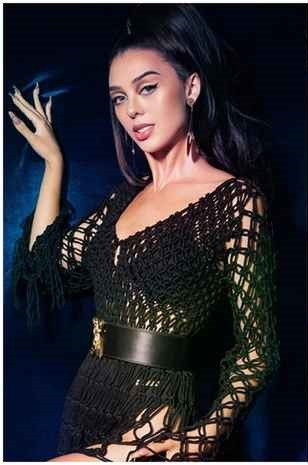 Nhân vật sở hữu màn xả vai triệt để nhất phải kể đến Dianka Zakhidova - bà xã Bùi Tiến Dũng.