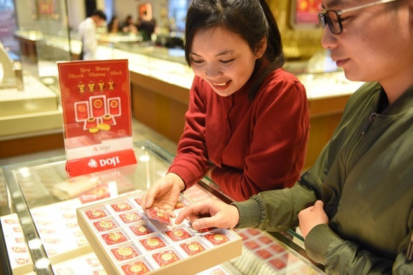 Gia vang hom nay 20/6: Vung gia tren dinh cao