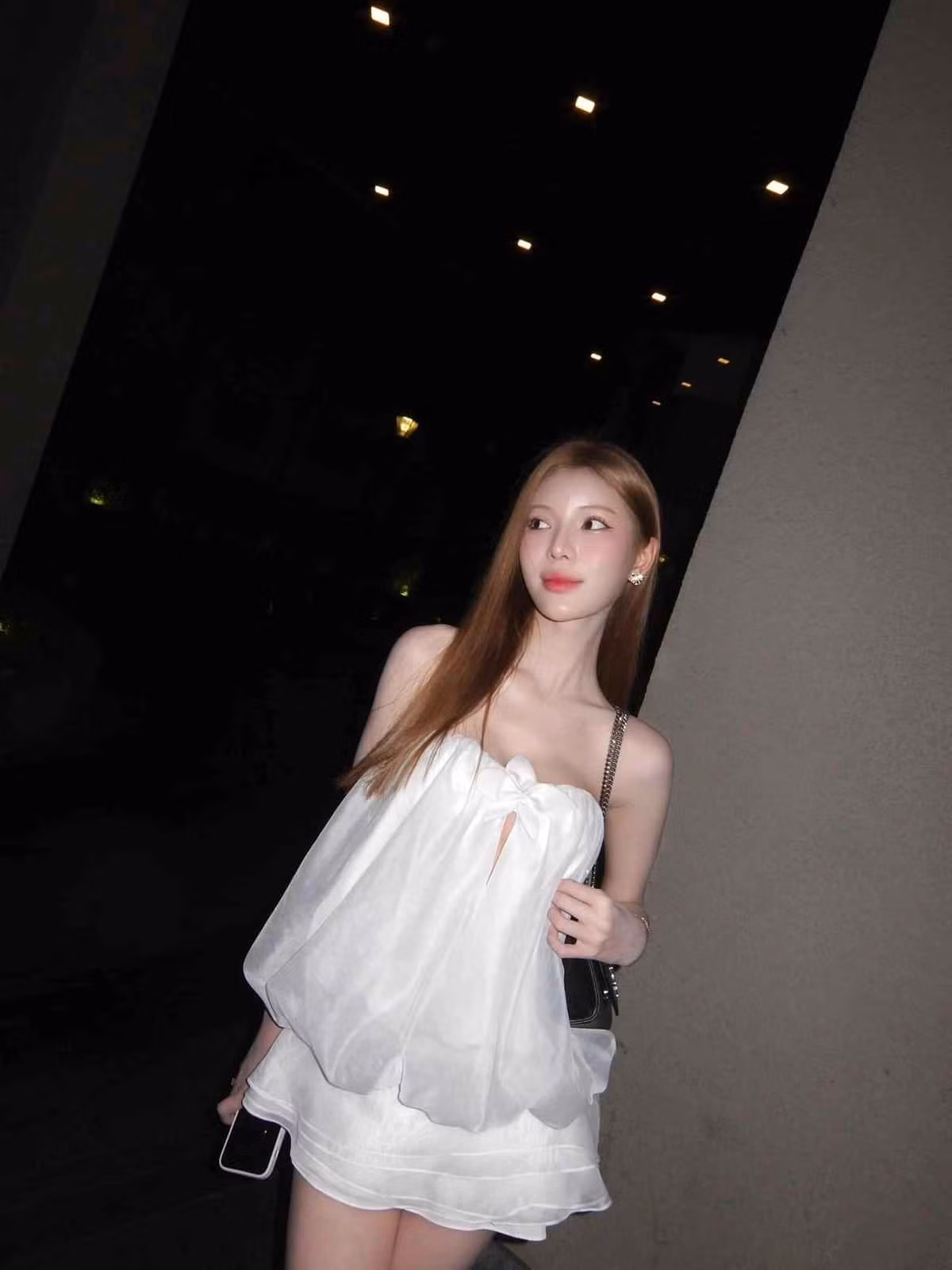 Không chỉ ghi dấu ấn bởi tài năng và vẻ đẹp ngọt ngào mà nàng Á hậu trẻ tuổi còn có gu thời trang đời thường đầy ấn tượng.