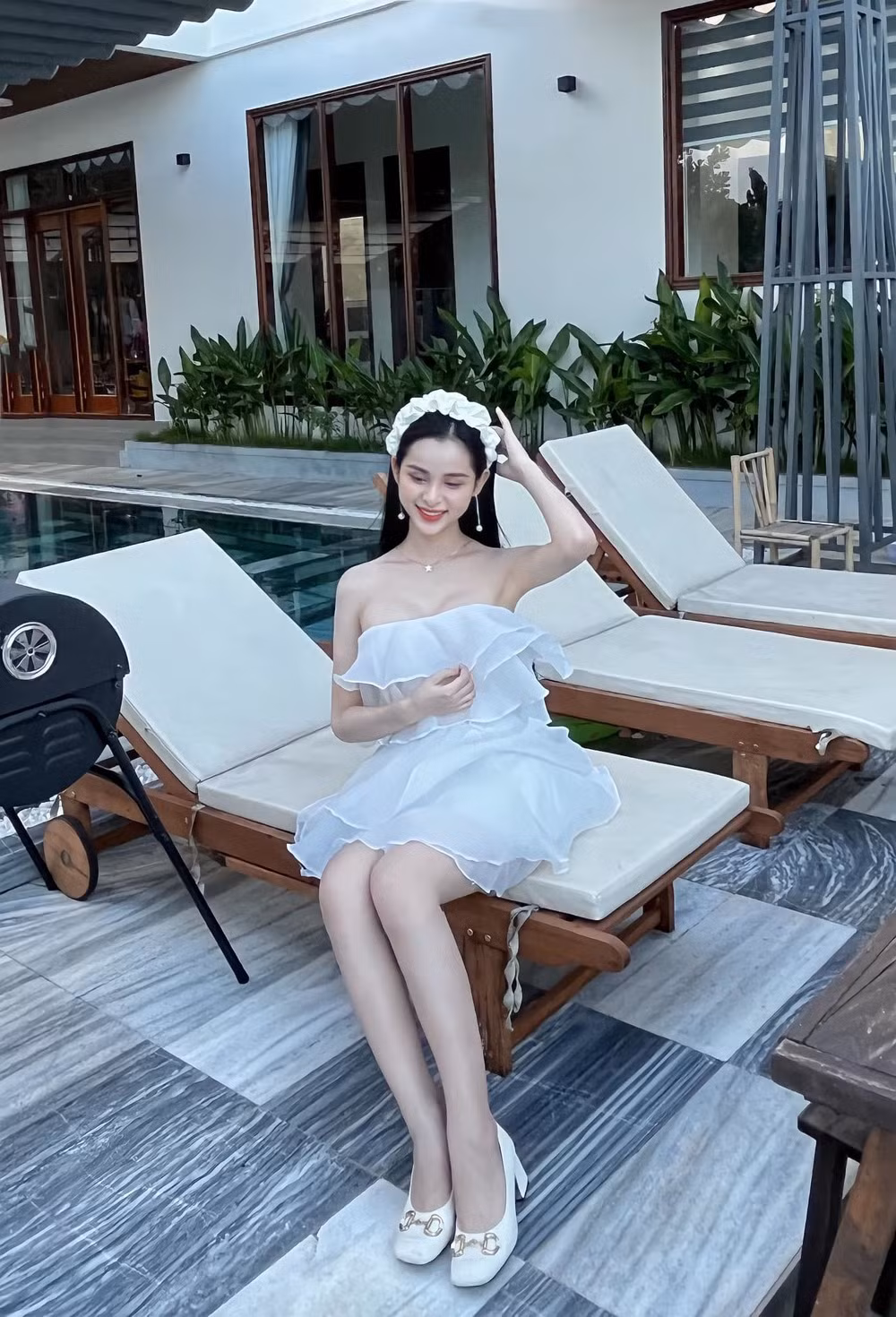 So sánh với các Hoa - Á hậu thành công tại cuộc thi Đại sứ Hoàn mỹ, Tường Vi được ủng hộ nhiều cho việc xây dựng hình ảnh xinh đẹp, tích cực.