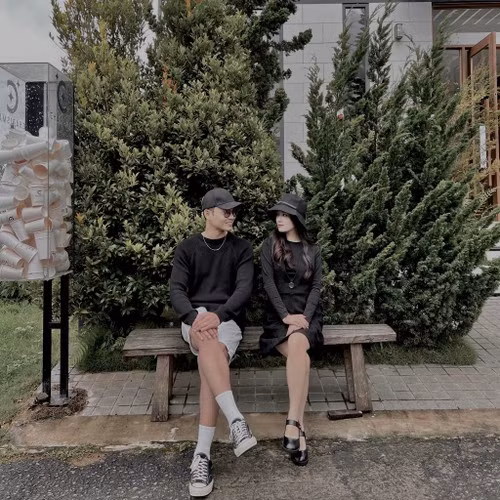 Ở phần bình luận, rất nhiều tài khoản khuyên Huyền My nên bỏ ngoài tai những lời bàn tán không hay về mình và gia đình.