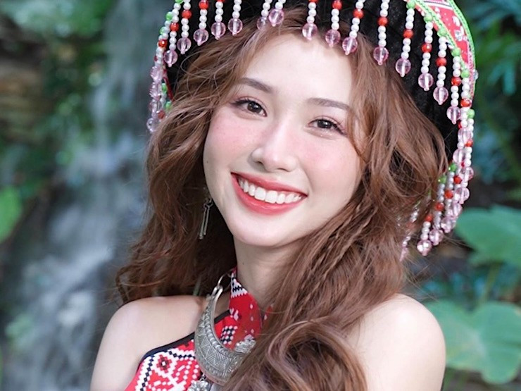 Thanh Mèo sở hữu gương baby, dễ thương và làn da trắng như bông bưởi.