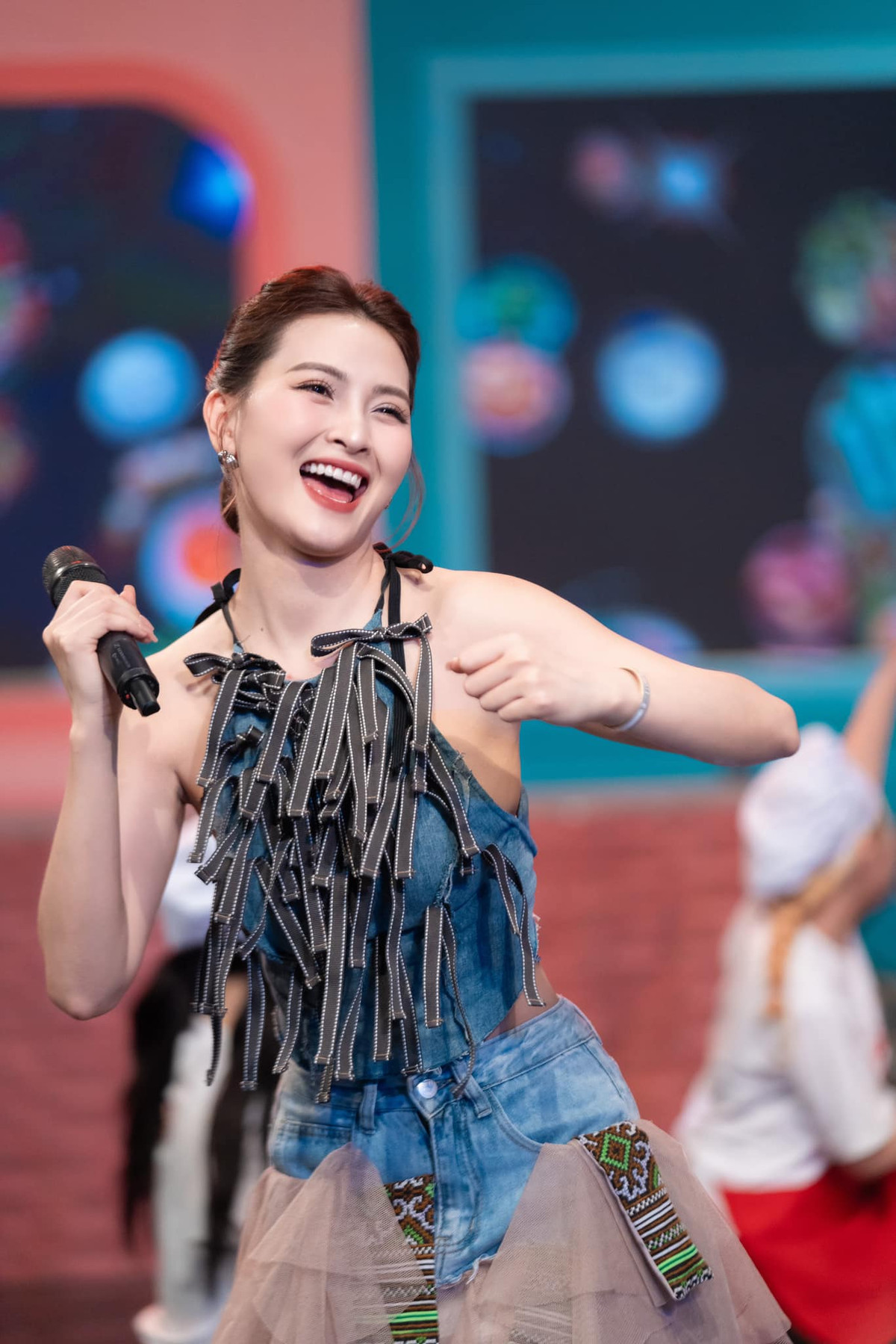 Người đẹp sinh năm 1993 cũng từng góp mặt trong cuộc thi Miss Teen và gây ấn tượng với khán giả.