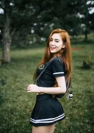 Sở hữu số đo 3 vòng (83 - 58 - 92) khiến nhiều người ước ao nhưng Nam Trân lại quyết định theo nghề "gõ đầu trẻ".