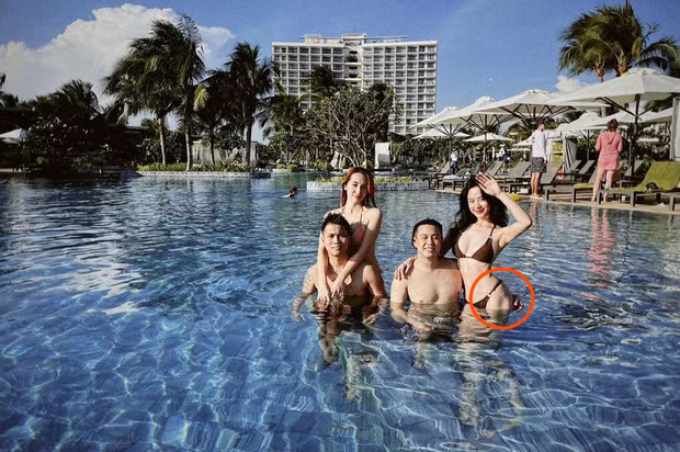 Tuy nhiên, điều thực sự chiếm spotlight phải kể đến vị trí đặt tay của Huyme trong bức ảnh chụp tại hồ bơi cùng vợ chồng nhà BigDaddy.